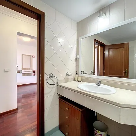 Achada 1 Bedroom In Apartment *